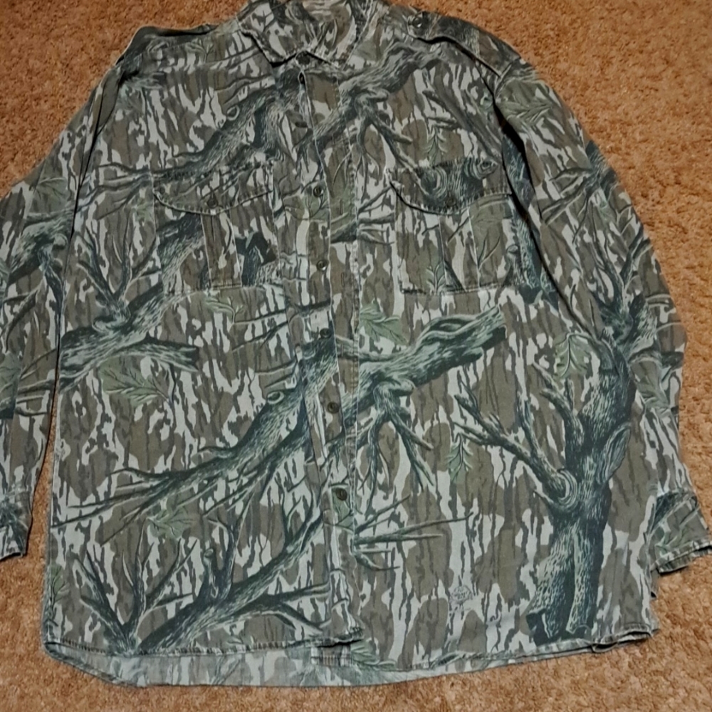Men's large camo shirt